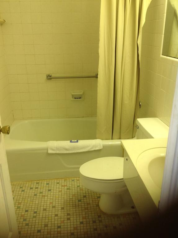 Deluxe Inn Camden Bilik gambar